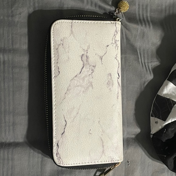 Wallet - Picture 2 of 4